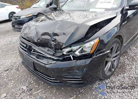 2017 Volkswagen Passat 1.8T R-Line z USA, uszkodzony, nr VIN 1VWDT7A39HC055094